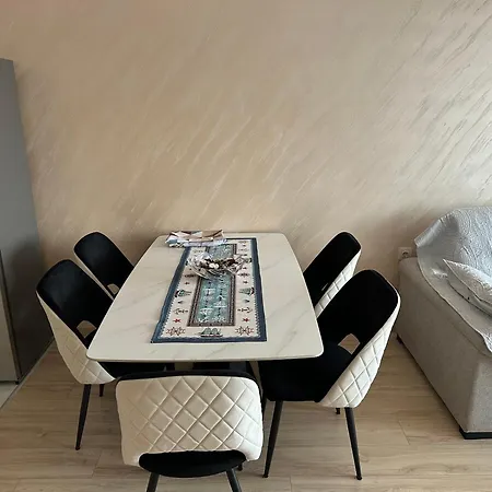 Tuthon Apartman *