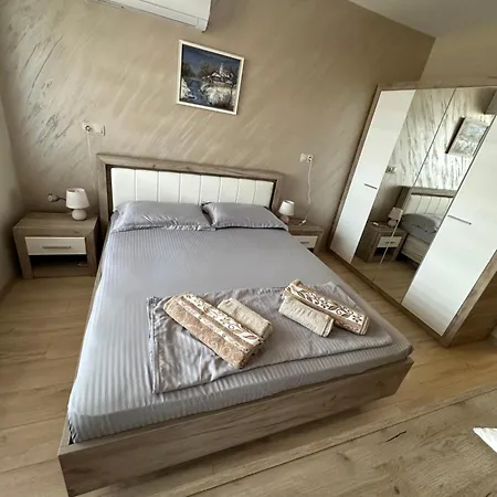 Tuthon * Pomorie